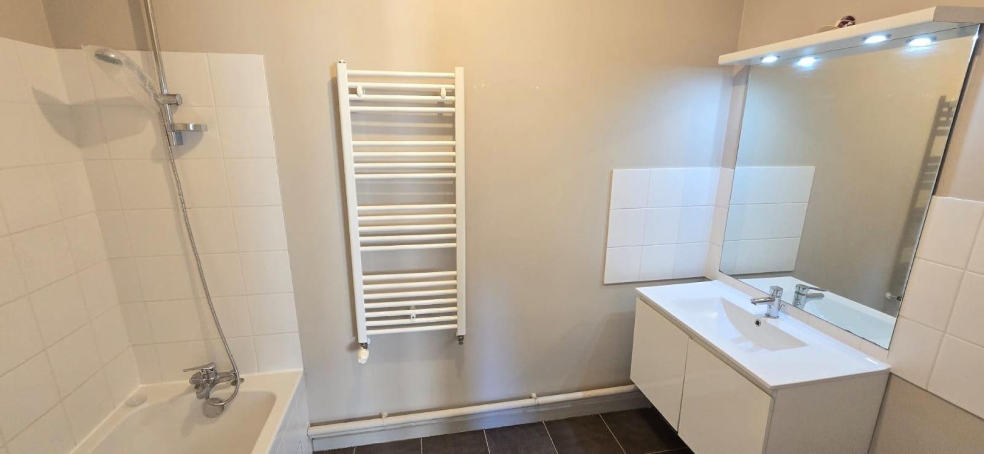 3 pièces - 4ème étage - 69m² - 959,37 € - Photo #6