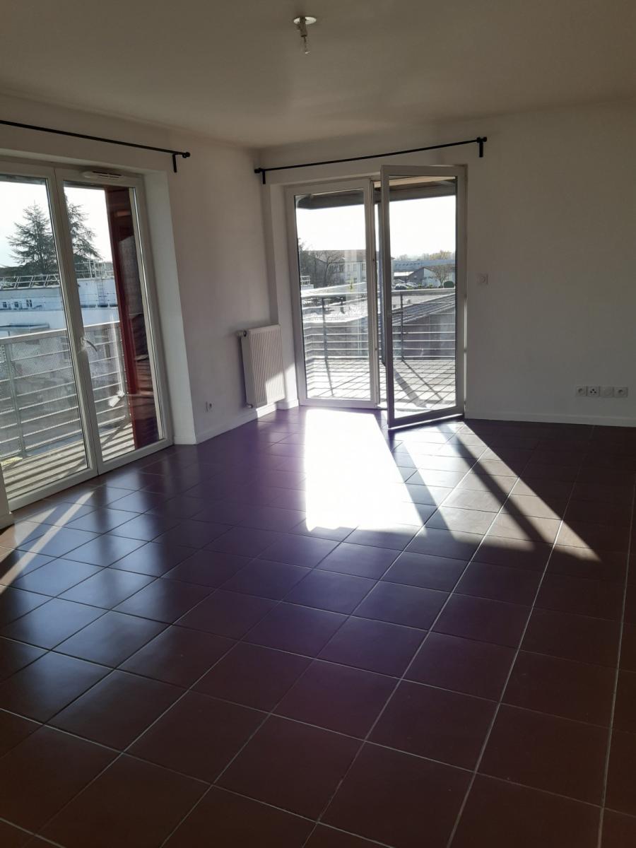 
																																							4 pièces - 
																																						RDC - 86m² - 932,01 € - Photo #3