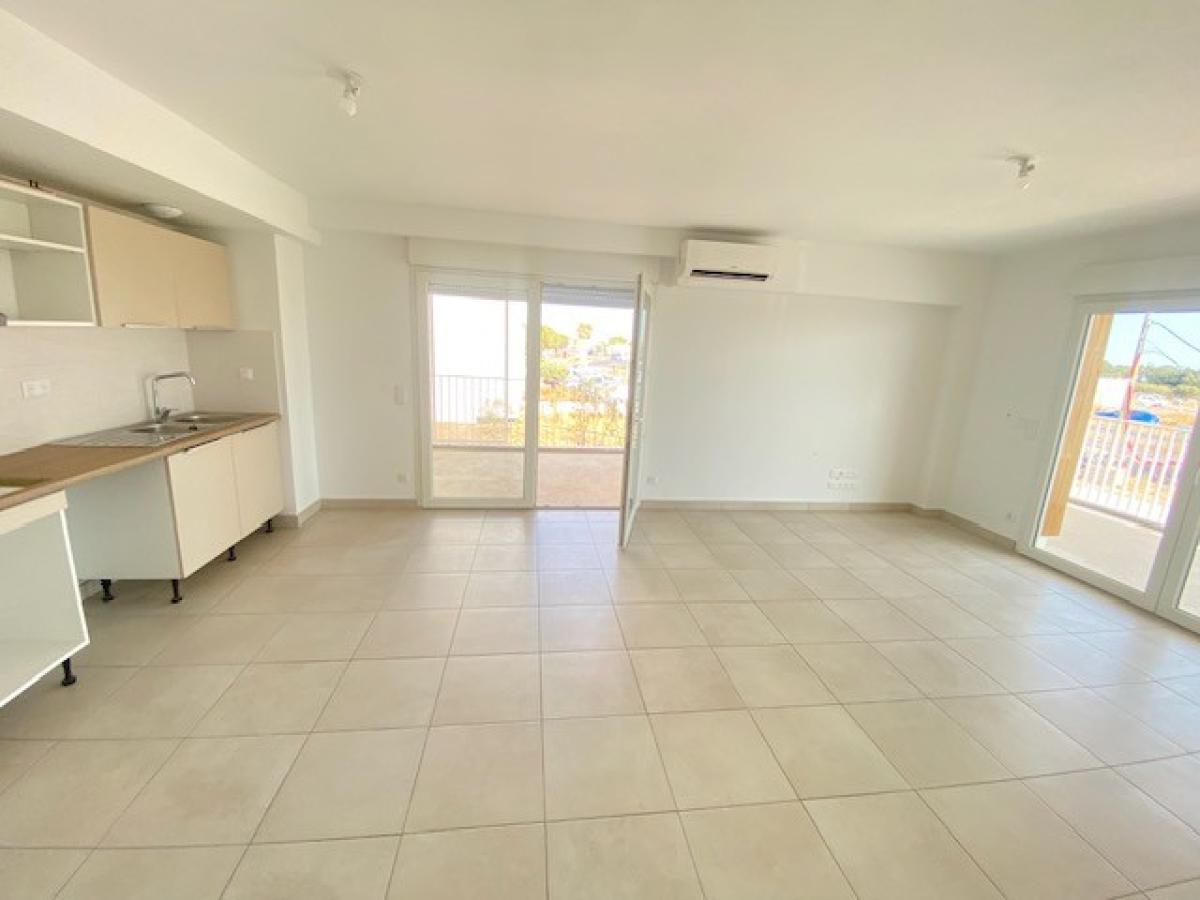 4 pièces - 1er étage - 88m² - 920,61 € - Photo #0