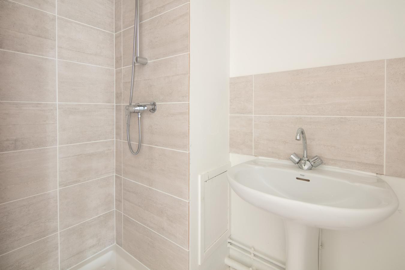 5 pièces - 1er étage - 99m² - 150 000 € - Photo #4