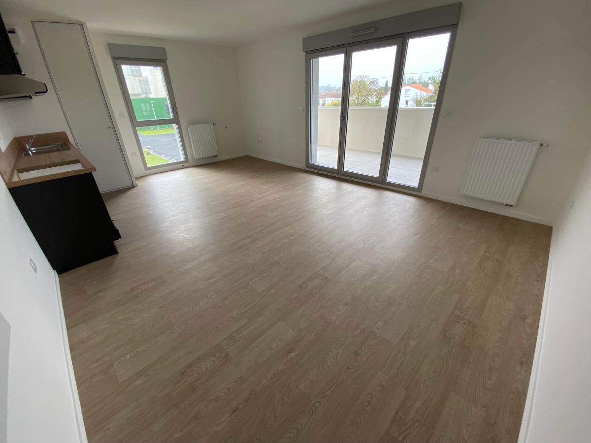 
																																							3 pièces – 
																																						RDC – 62m² - 714,02 € - Photo #2