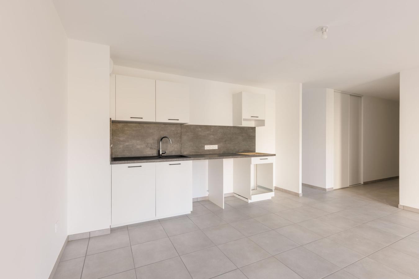3 pièces - 3ème étage - 76m² - 870,00 € - Photo #3