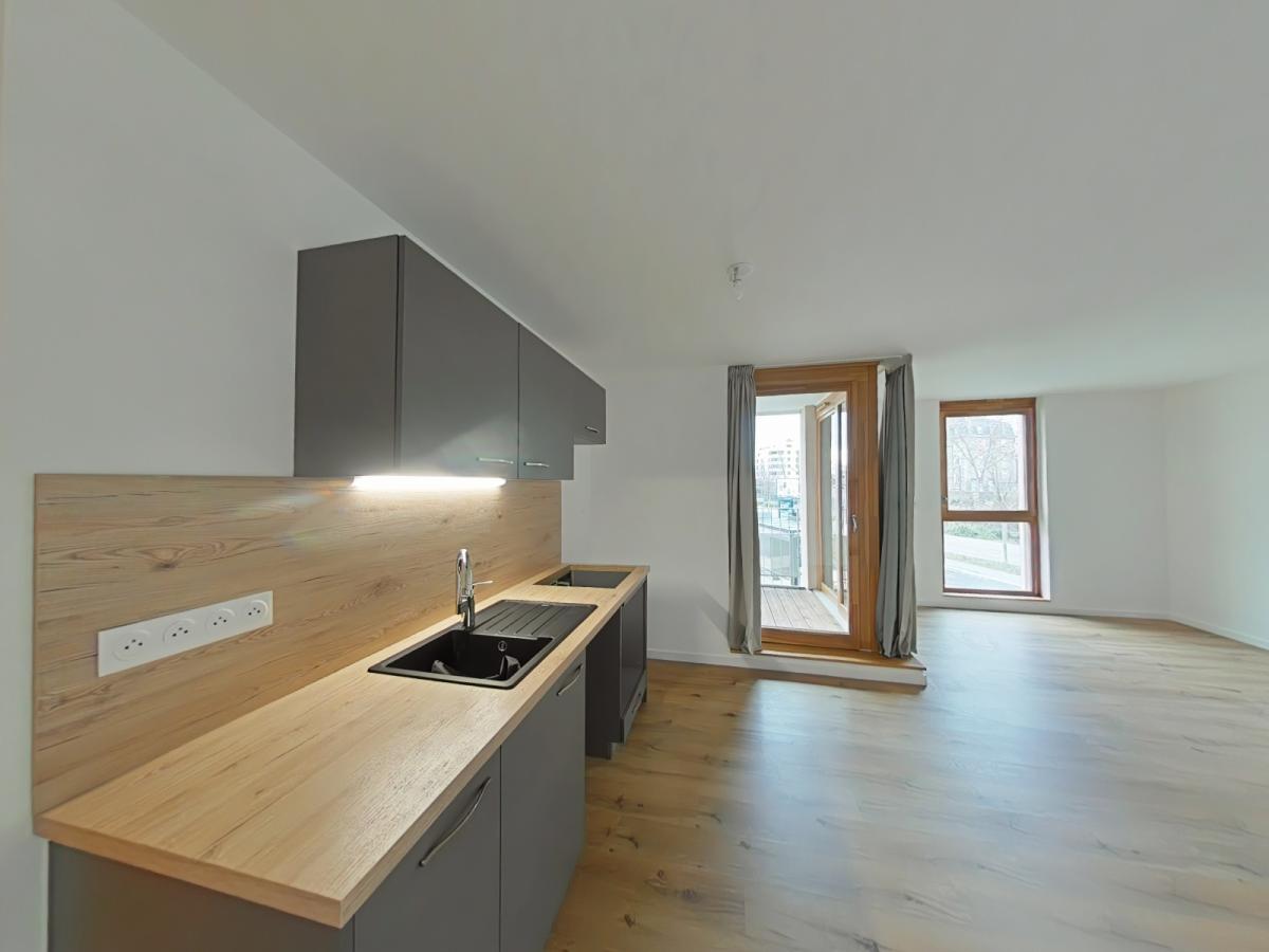
																																							4 pièces - 
																																						3ème étage - 80m² - 1 126,57 € - Photo #1