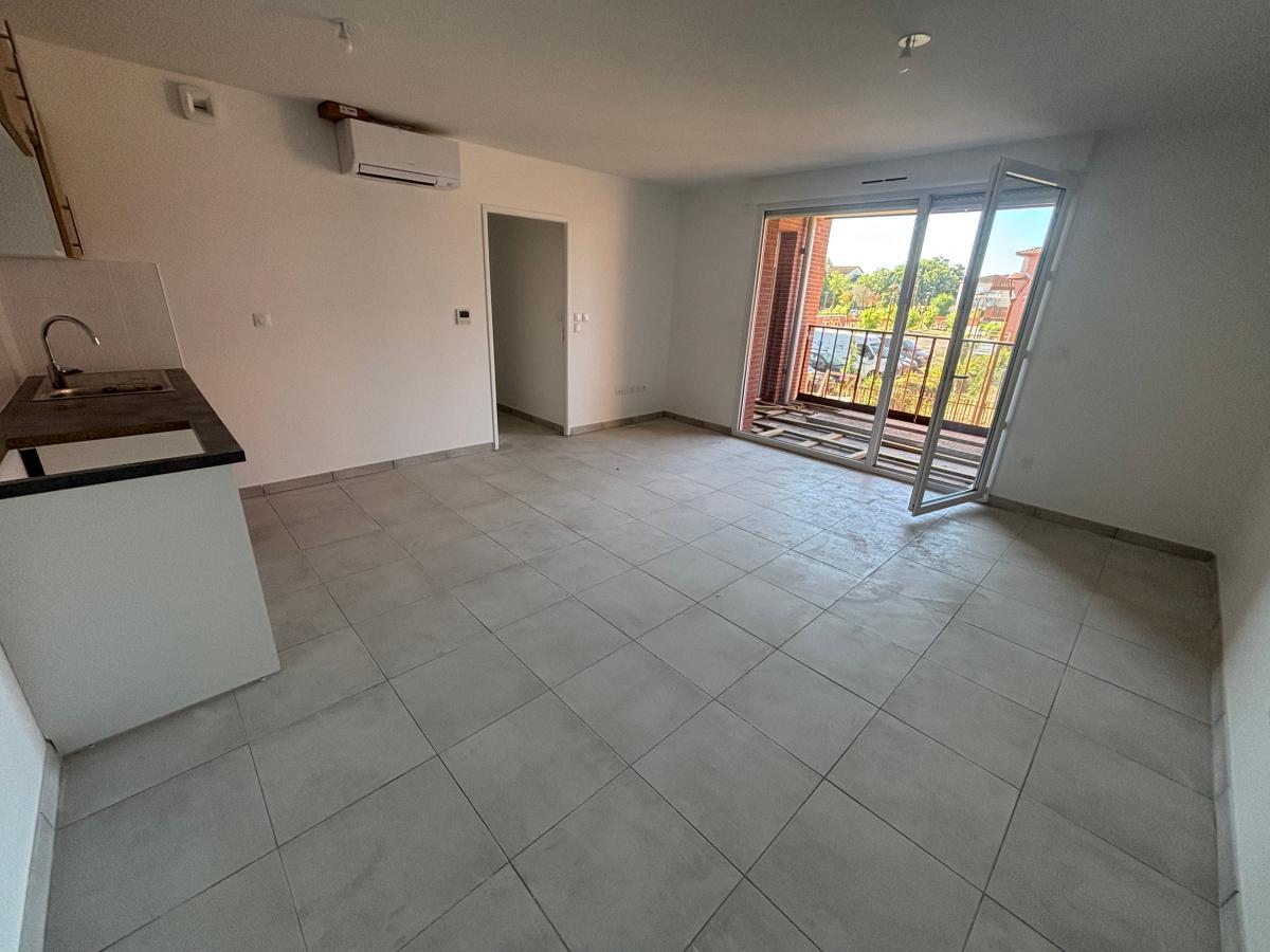 
																																							3 pièces - 
																																						1er étage - 64m² - 759,15 € - Photo #2