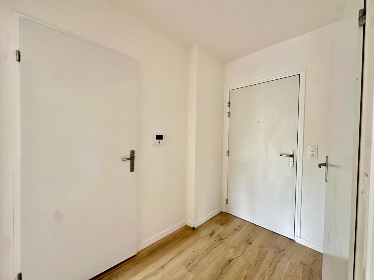 
																																							2 pièces - 
																																						2ème étage - 47m² - 1 085,76 € - Photo #3