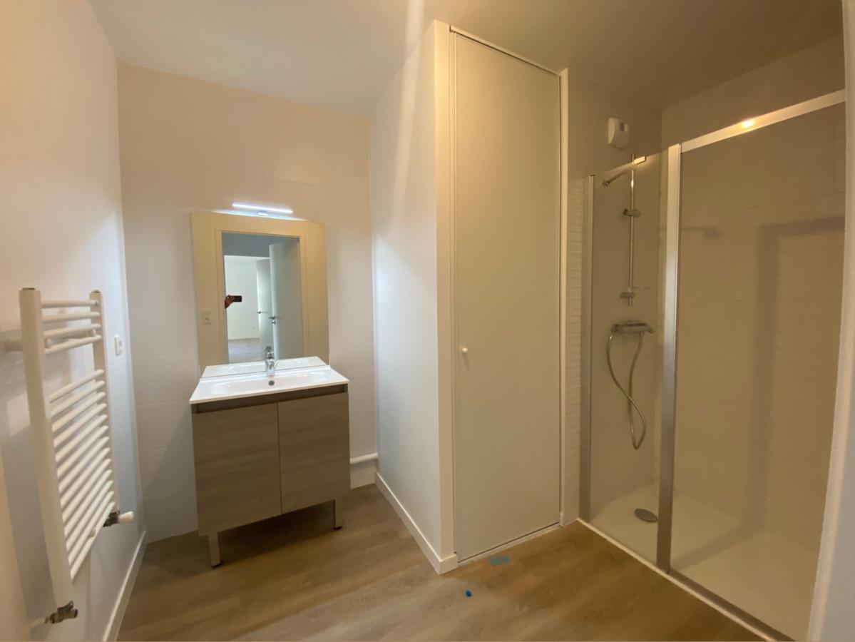 
																																							3 pièces - 
																																						1er étage - 65m² - 840,97 € - Photo #4