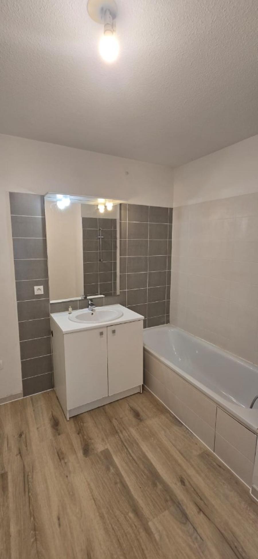 
																			4 pièces - 
																		9ème étage - 80m² - 1 249,62 € - Photo #6