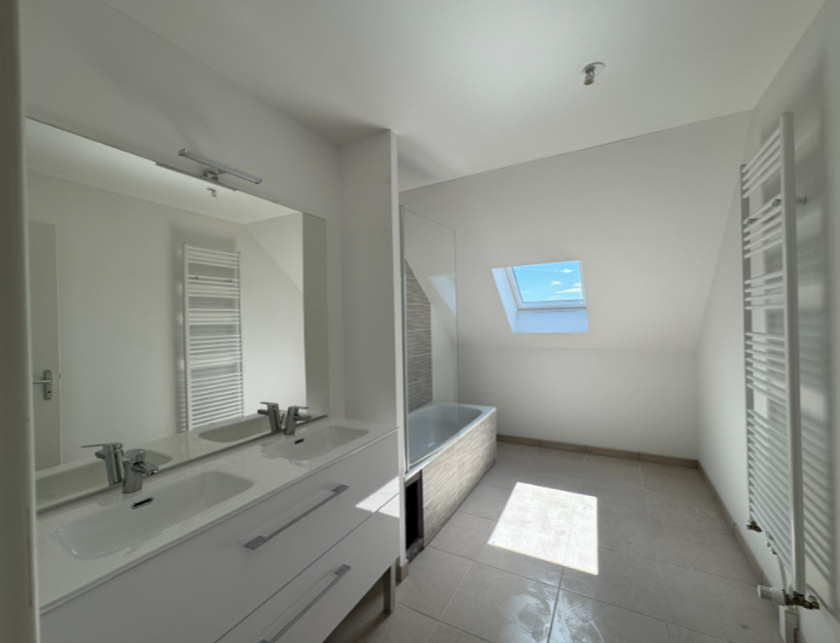 
																																							4 pièces - 
																																						RDC - 86m² - 858,78 € - Photo #4