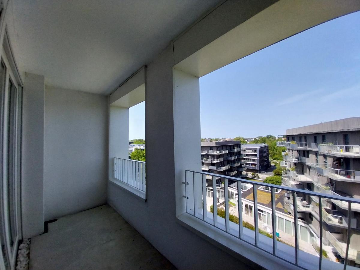 
																																							3 pièces - 
																																						7ème étage - 66m² - 886,29 € - Photo #2