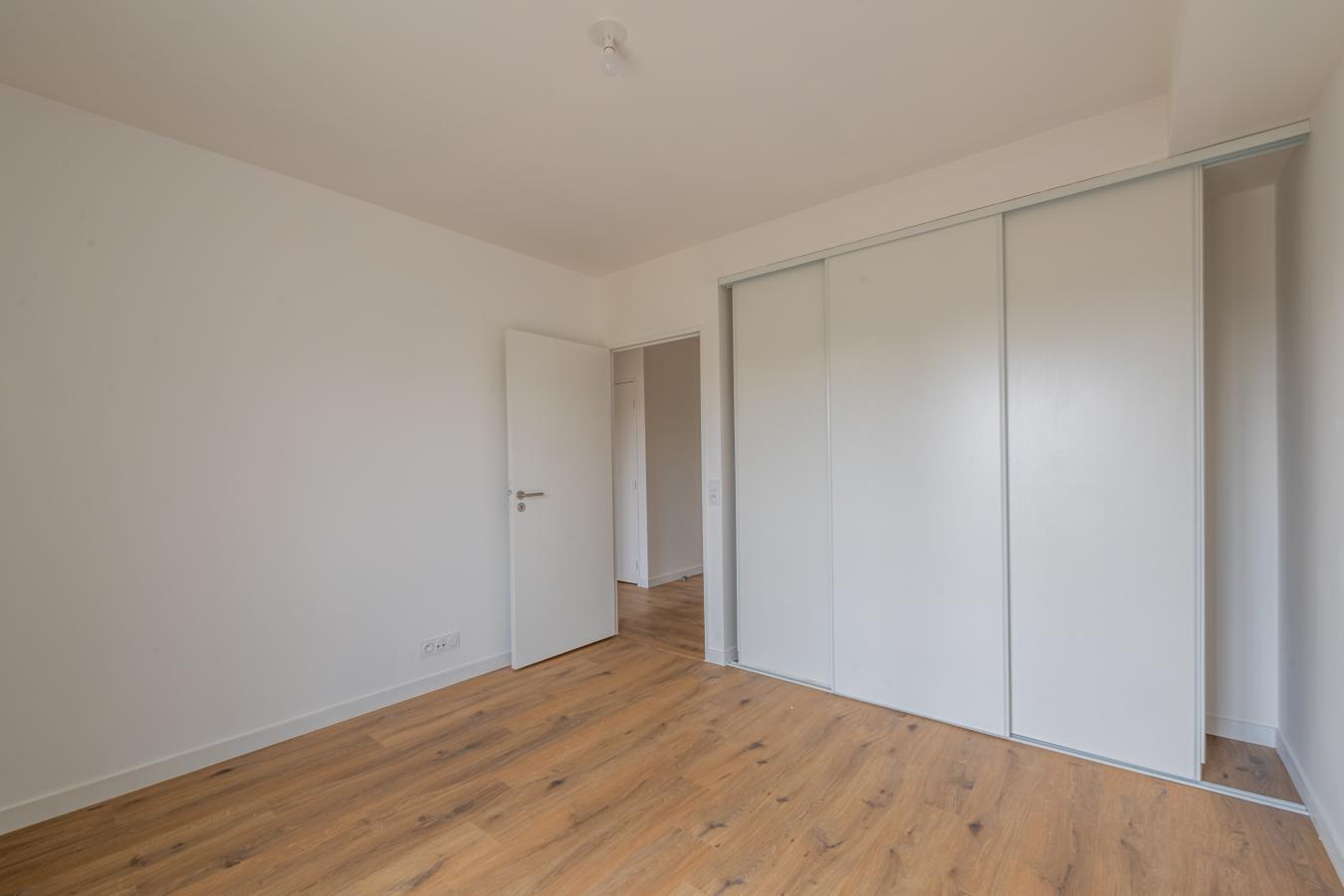 
																																							5 pièces - 
																																						RDC - 96m² - 1 673,95 € - Photo #7