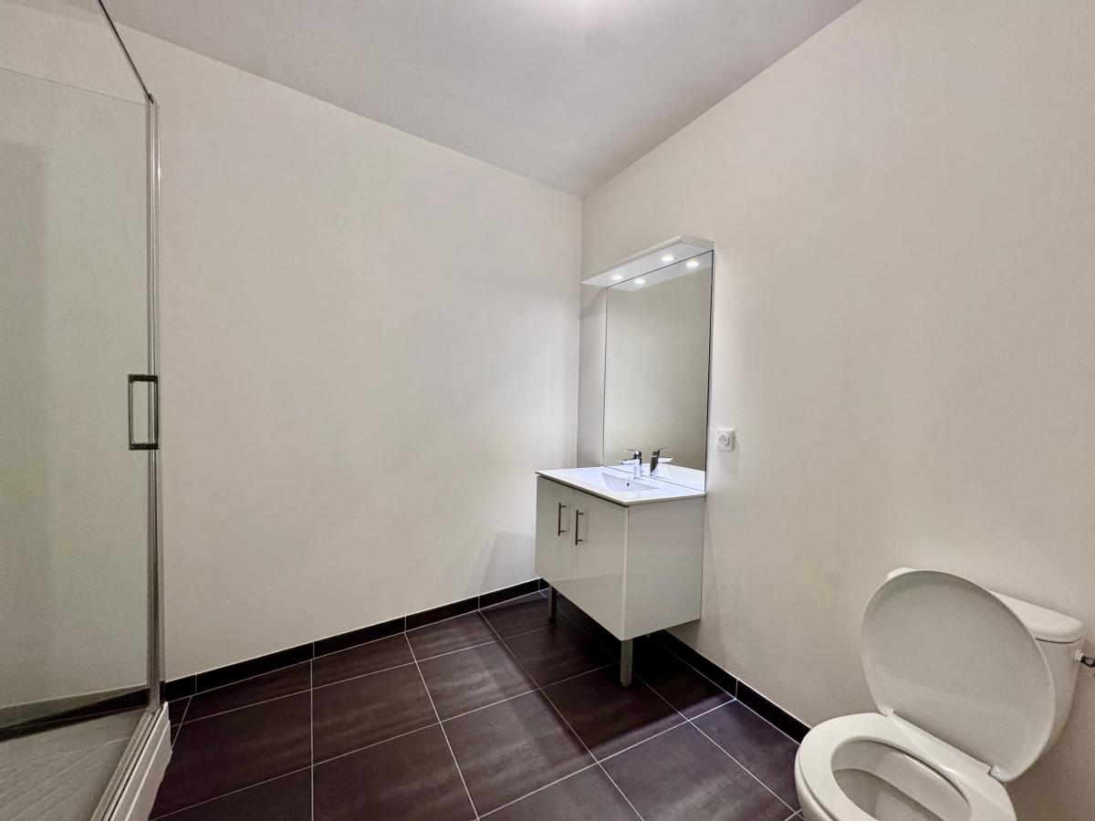 
																																							3 pièces - 
																																						1er étage - 69m² - 1 450,62 € - Photo #4
