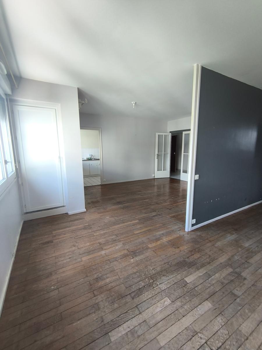 
																																							4 pièces - 
																																						5ème étage 275 000 € - Photo #2