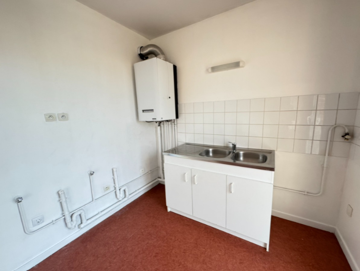 
																																							4 pièces - 
																																						3ème étage - 77m² - 971,22 € - Photo #2