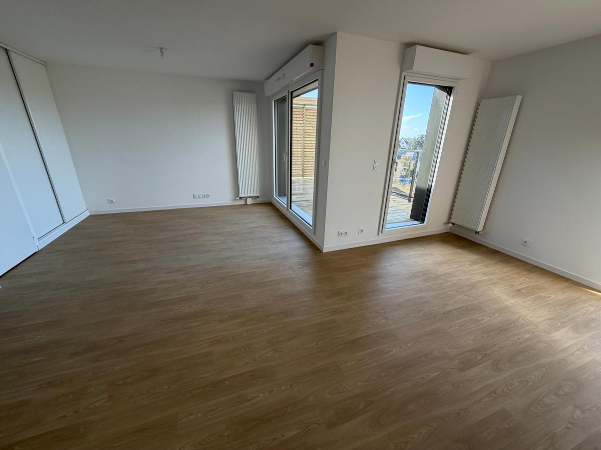 
																			4 pièces - 
																		3ème étage - 100m² - 1 365,23 € - Photo #2