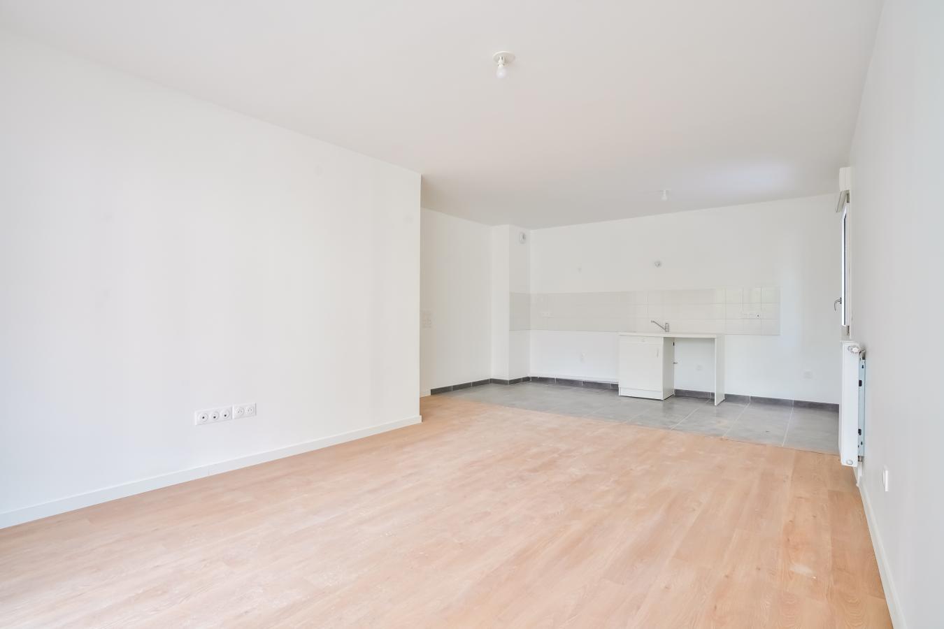 
																																							4 pièces - 
																																						3ème étage - 76m² - 1 632,01 € - Photo #3