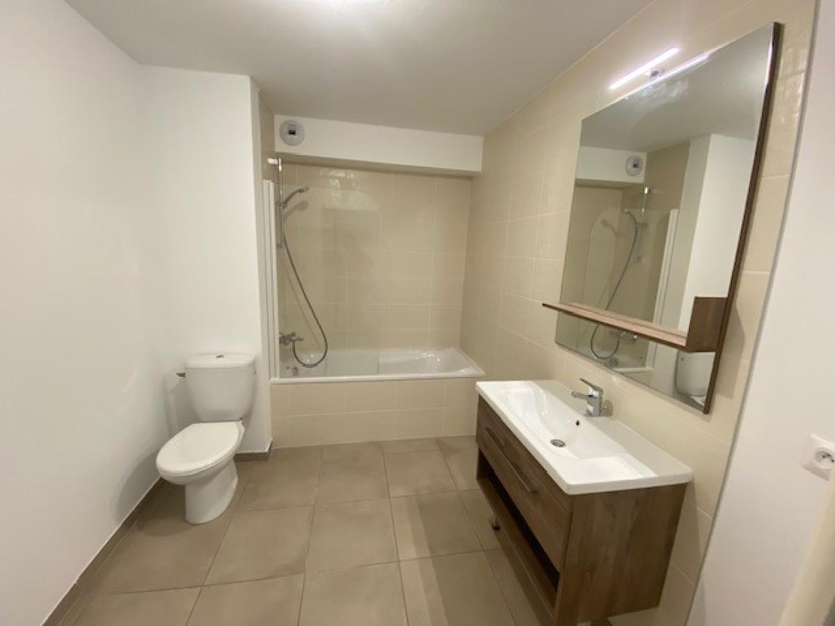 
																																							4 pièces - 
																																						RDC - 99m² - 1 139,61 € - Photo #4