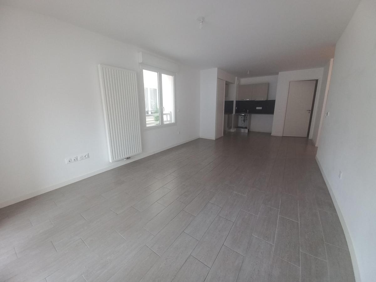 3 pièces - 1er étage - 65m² - 838,72 € - Photo #1