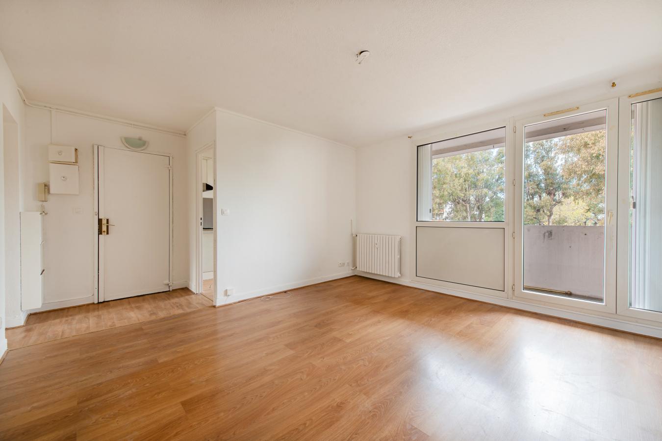 
																																							3 pièces - 
																																						1er étage - 58m² - 121 000 € - Photo #2