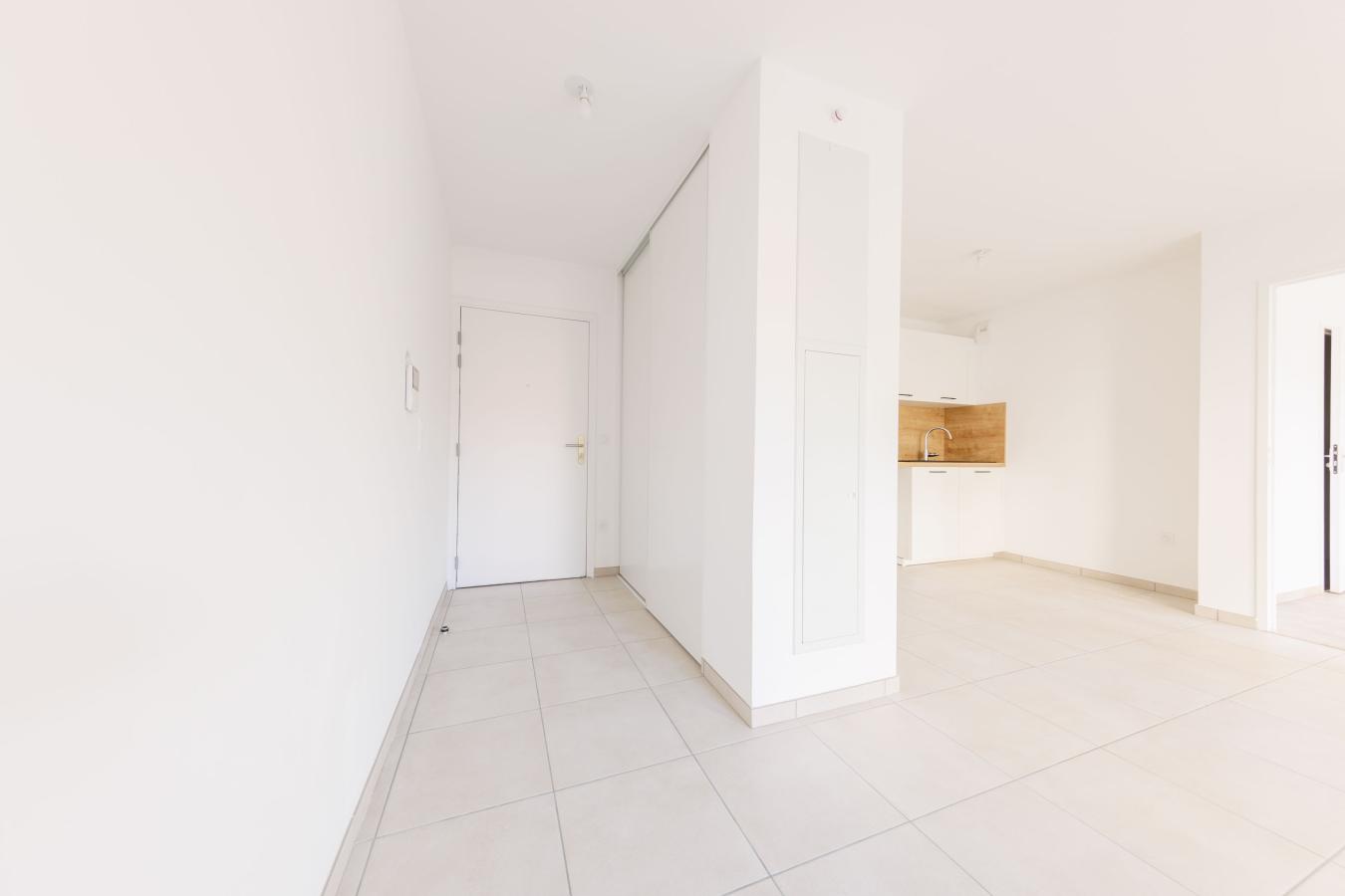 2 pièces - 2ème étage - 45m² - 621,34 € - Photo #2