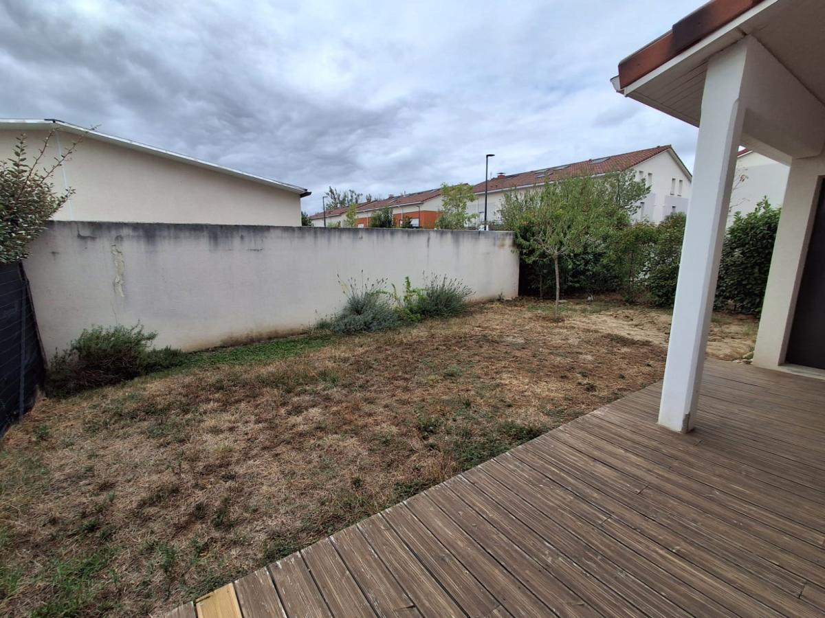 
																																							4 pièces - 
																																						RDC - 82m² - 1 038,23 € - Photo #1