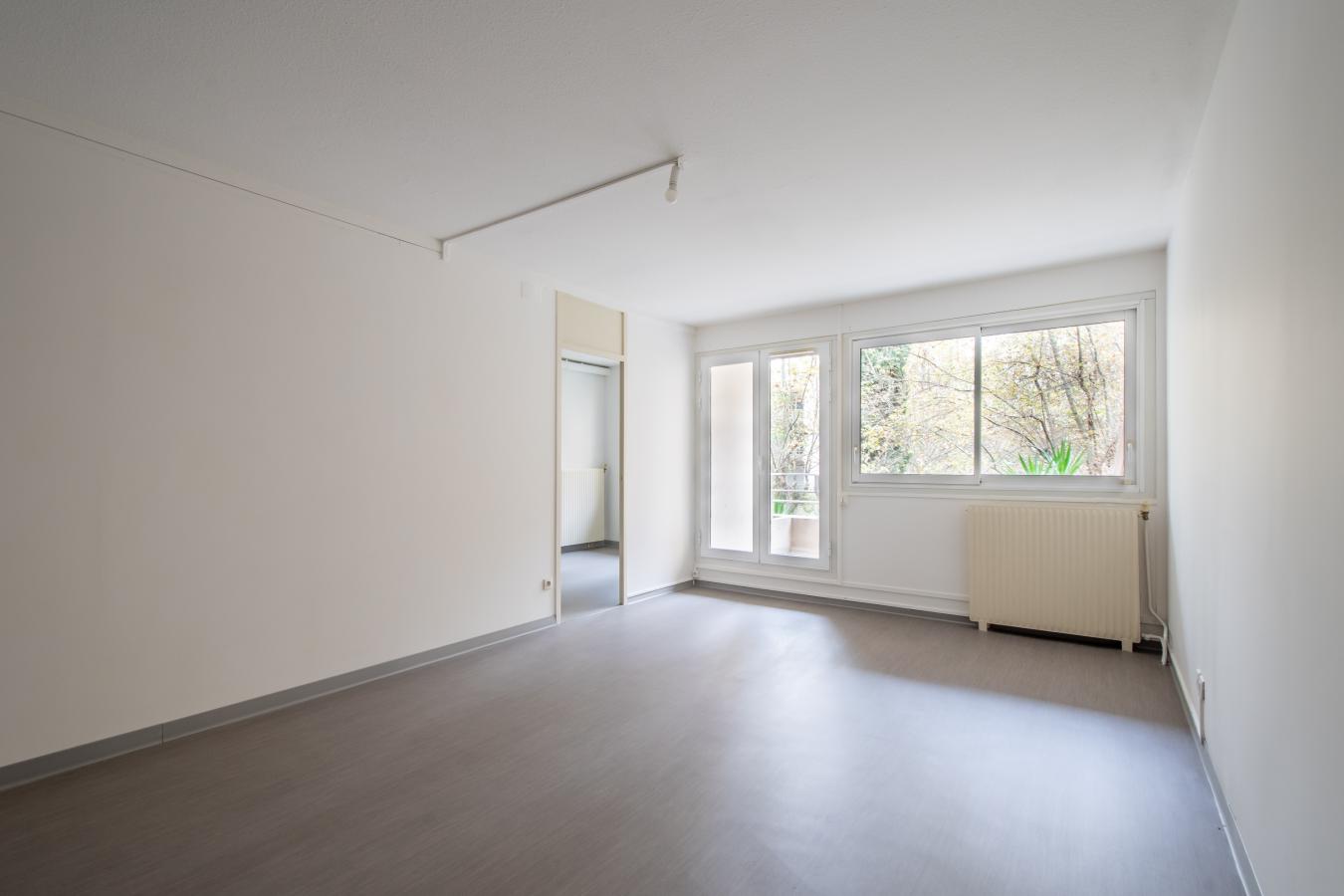 
																			4 pièces – 
																		1er étage – 86m² - 205 000 € - Photo #0