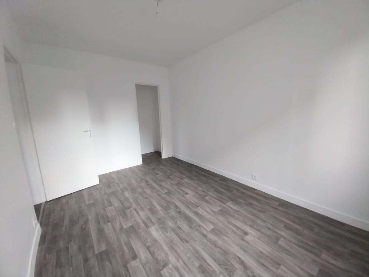 
																			3 pièces – 
																		1er étage – 63m² - 142 000 € - Photo #4