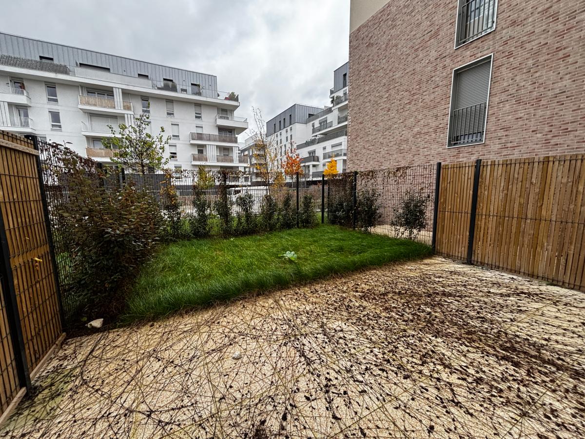 
																			1 pièce - 
																		RDC - 30m² - 905,02 € - Photo #3
