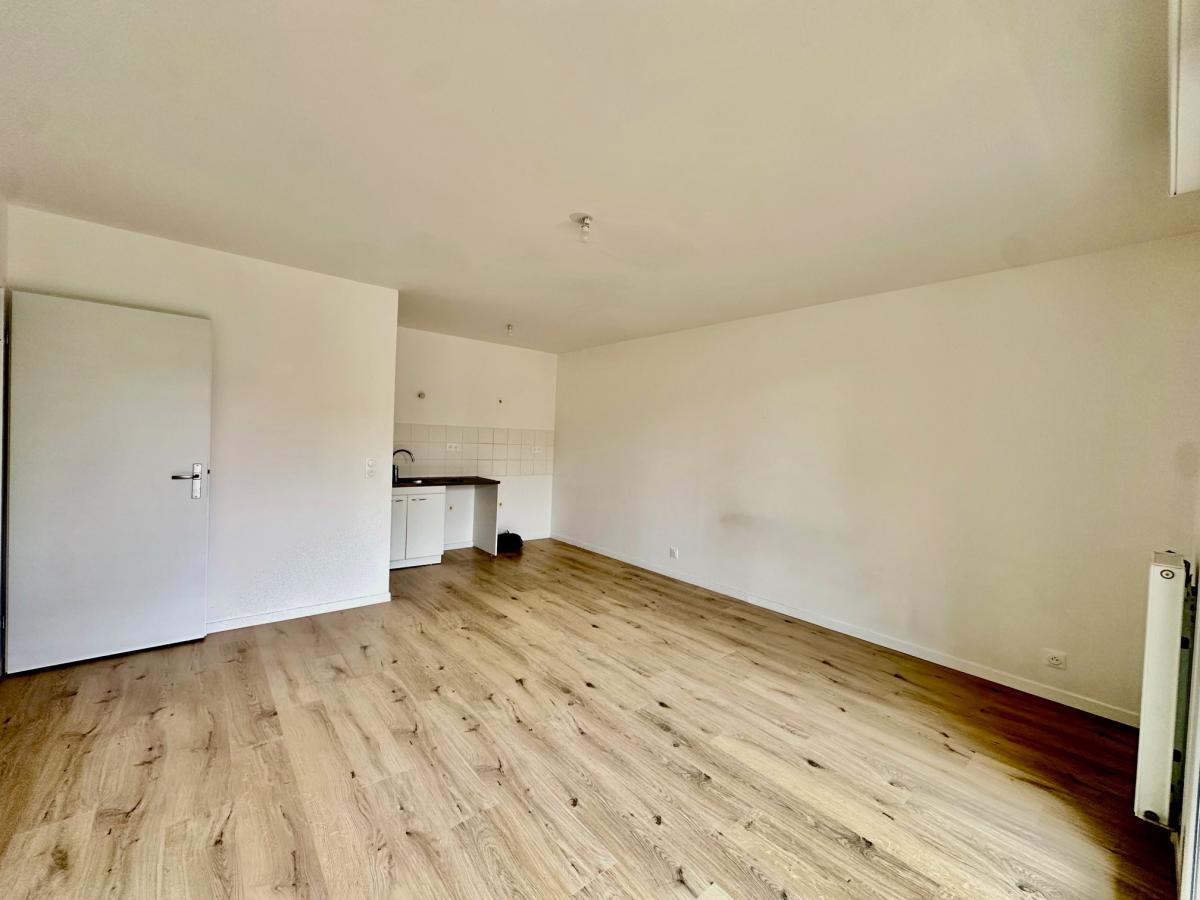 
																																							2 pièces - 
																																						2ème étage - 47m² - 1 085,76 € - Photo #1