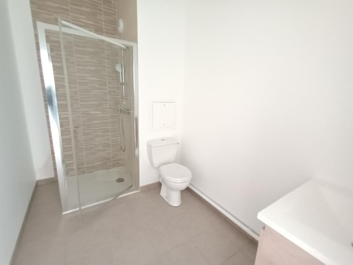 
																																							2 pièces - 
																																						3ème étage - 42m² - 912,53 € - Photo #4