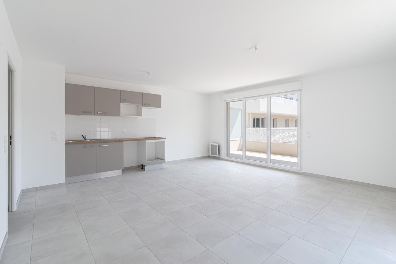 
																																							3 pièces - 
																																						1er étage - 63m² - 1 190,21 € - Photo #2