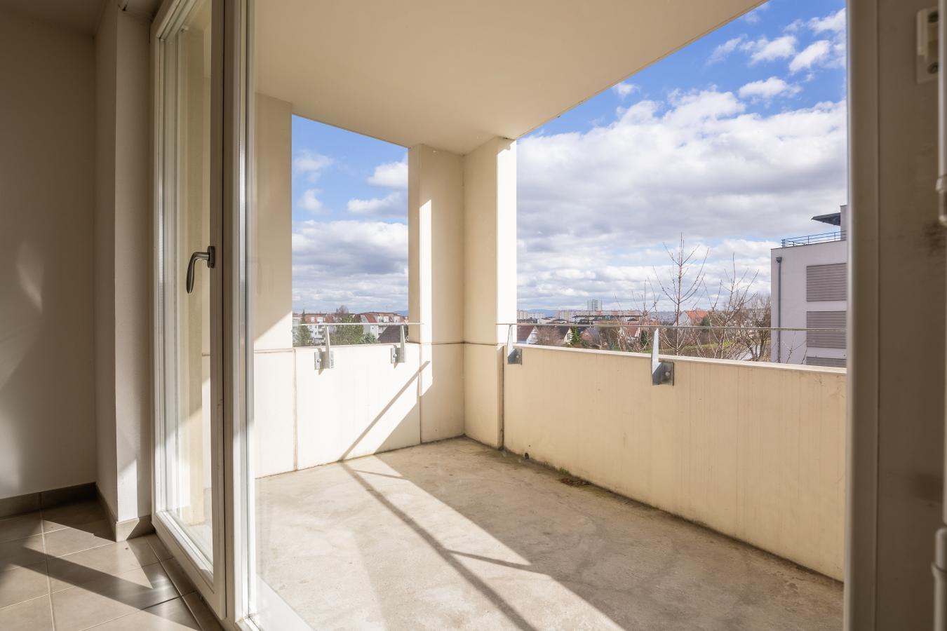 
																																							2 pièces - 
																																						5ème étage - 43m² - 714,75 € - Photo #1
