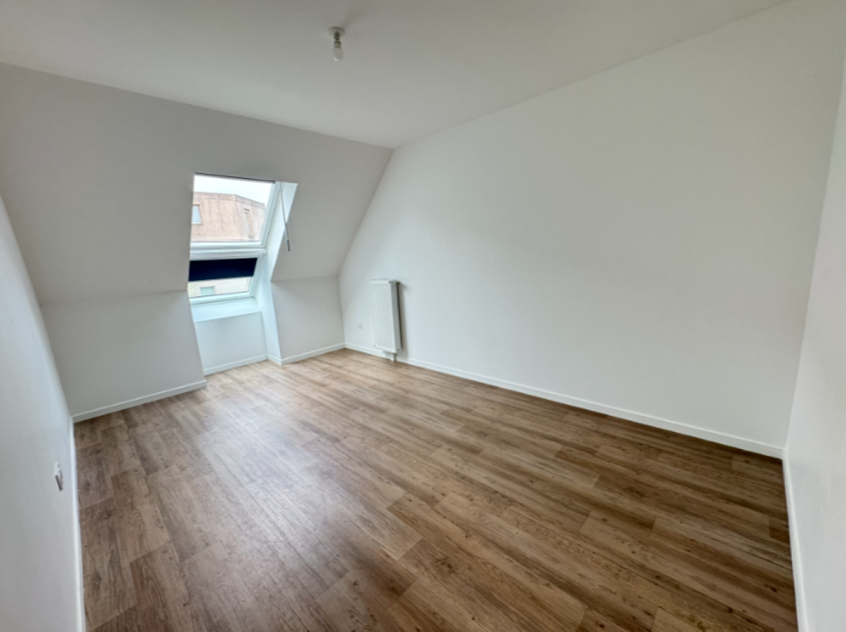 
																																							4 pièces - 
																																						4ème étage - 84m² - 1 002,32 € - Photo #4