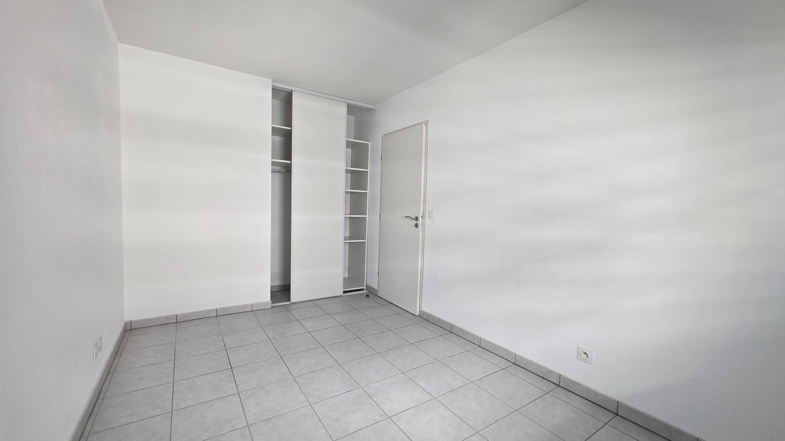 
																																							4 pièces - 
																																						5ème étage - 106m² - 1 610,81 € - Photo #5