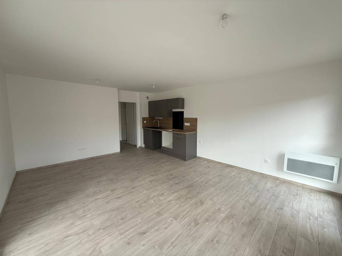 
																																							3 pièces - 
																																						1er étage - 64m² - 812,24 € - Photo #1