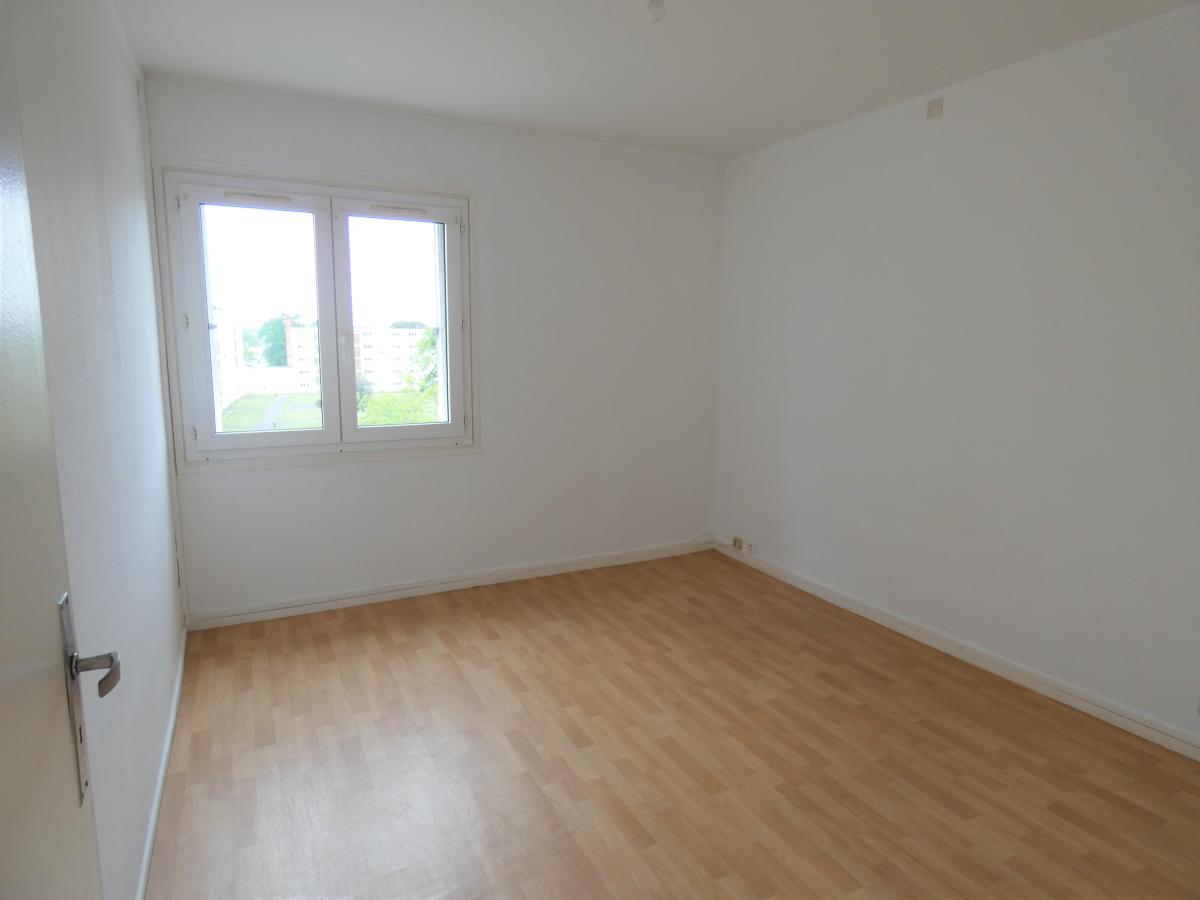 
																			4 pièces - 
																		3ème étage - 71m² - 565,12 € - Photo #2