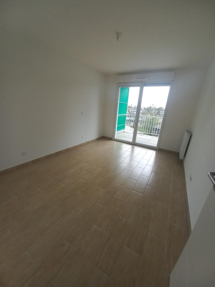 
																			3 pièces - 
																		3ème étage - 70m² - 1 013,83 € - Photo #7