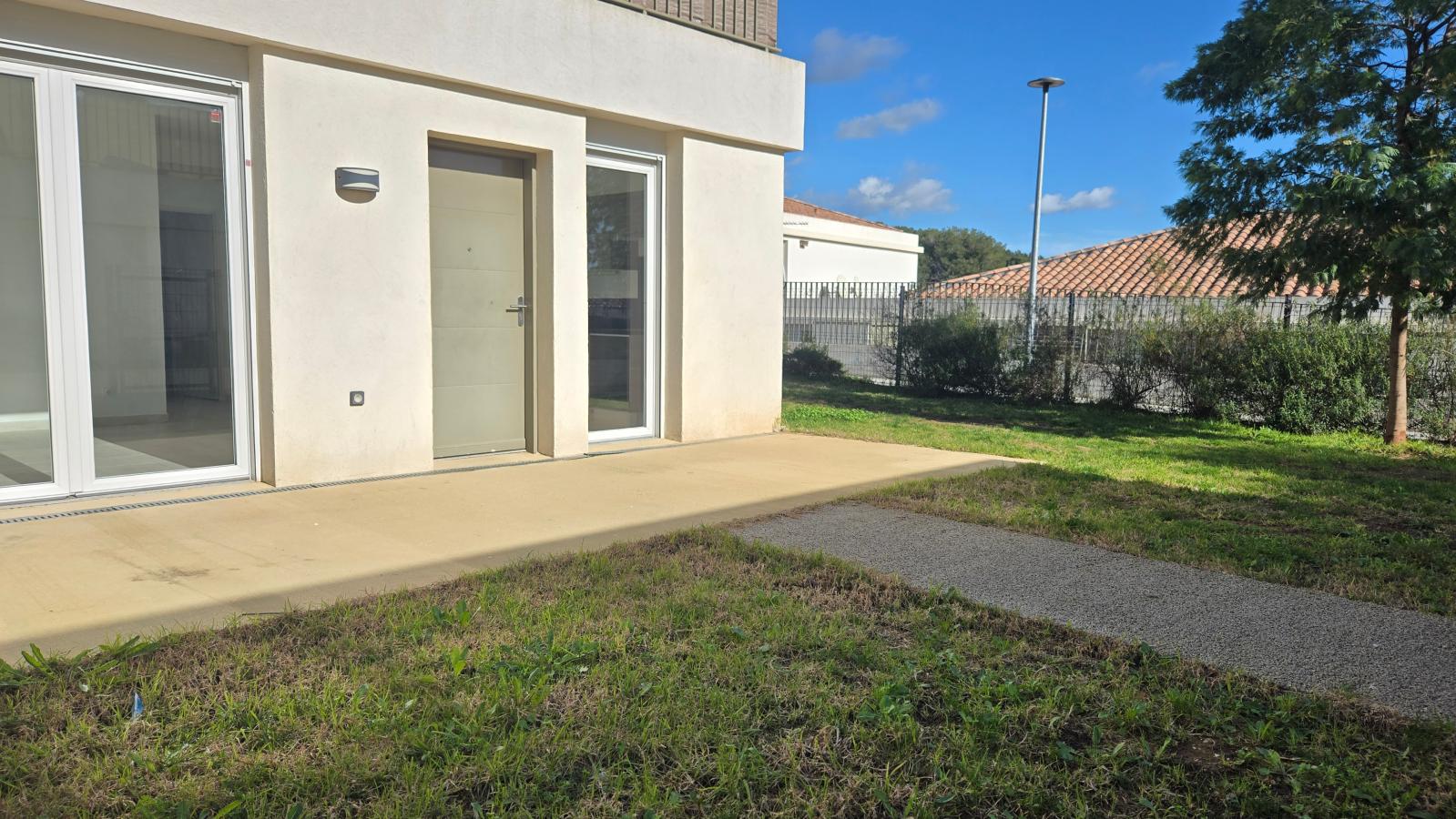 
																																							3 pièces - 
																																						RDC - 66m² - 1 139,32 € - Photo #1
