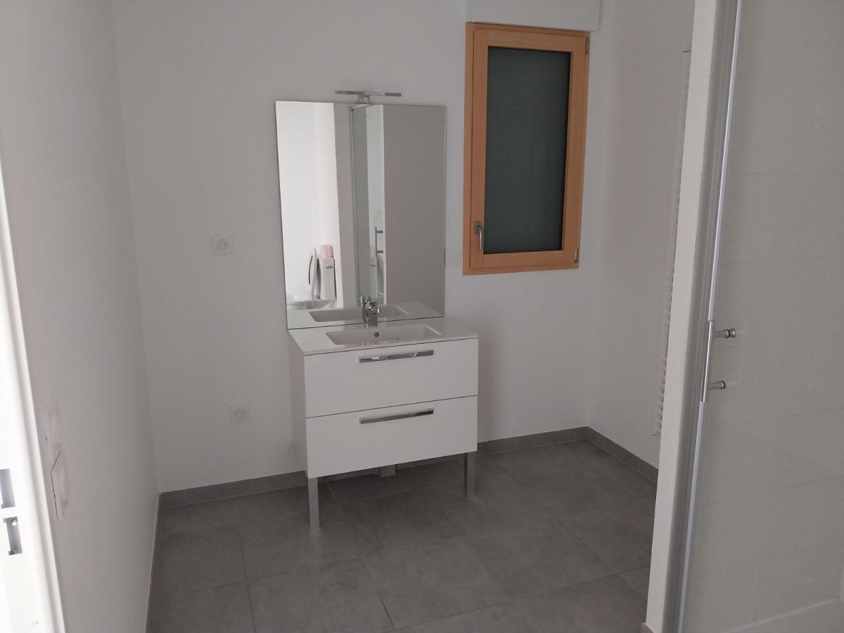
																																							1 pièce - 
																																						RDC - 35m² - 570,37 € - Photo #2