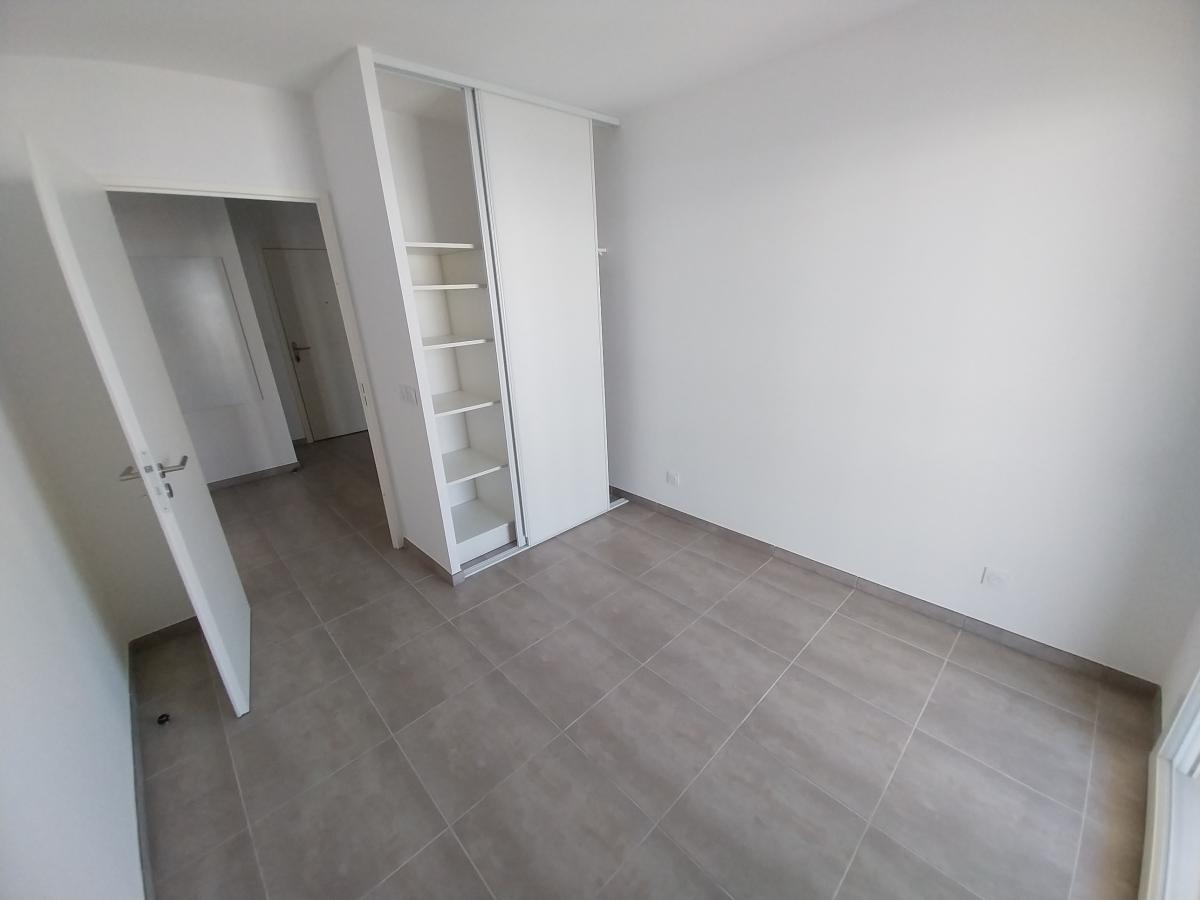
																			3 pièces - 
																		2ème étage - 66m² - 1 058,65 € - Photo #5