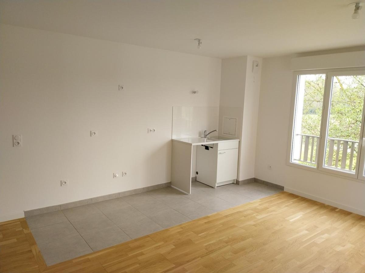 
																																							4 pièces - 
																																						2ème étage - 84m² - 1 564,09 € - Photo #2