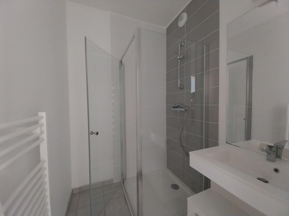 4 pièces - 2ème étage - 85m² - 1 104,92 € - Photo #4