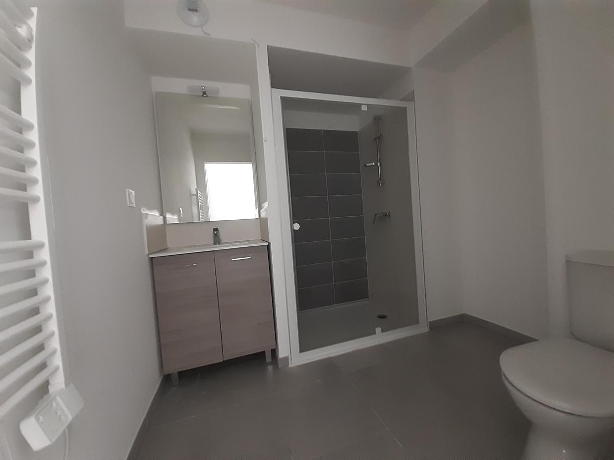 
																			1 pièce - 
																		3ème étage - 29m² - 472,49 € - Photo #2