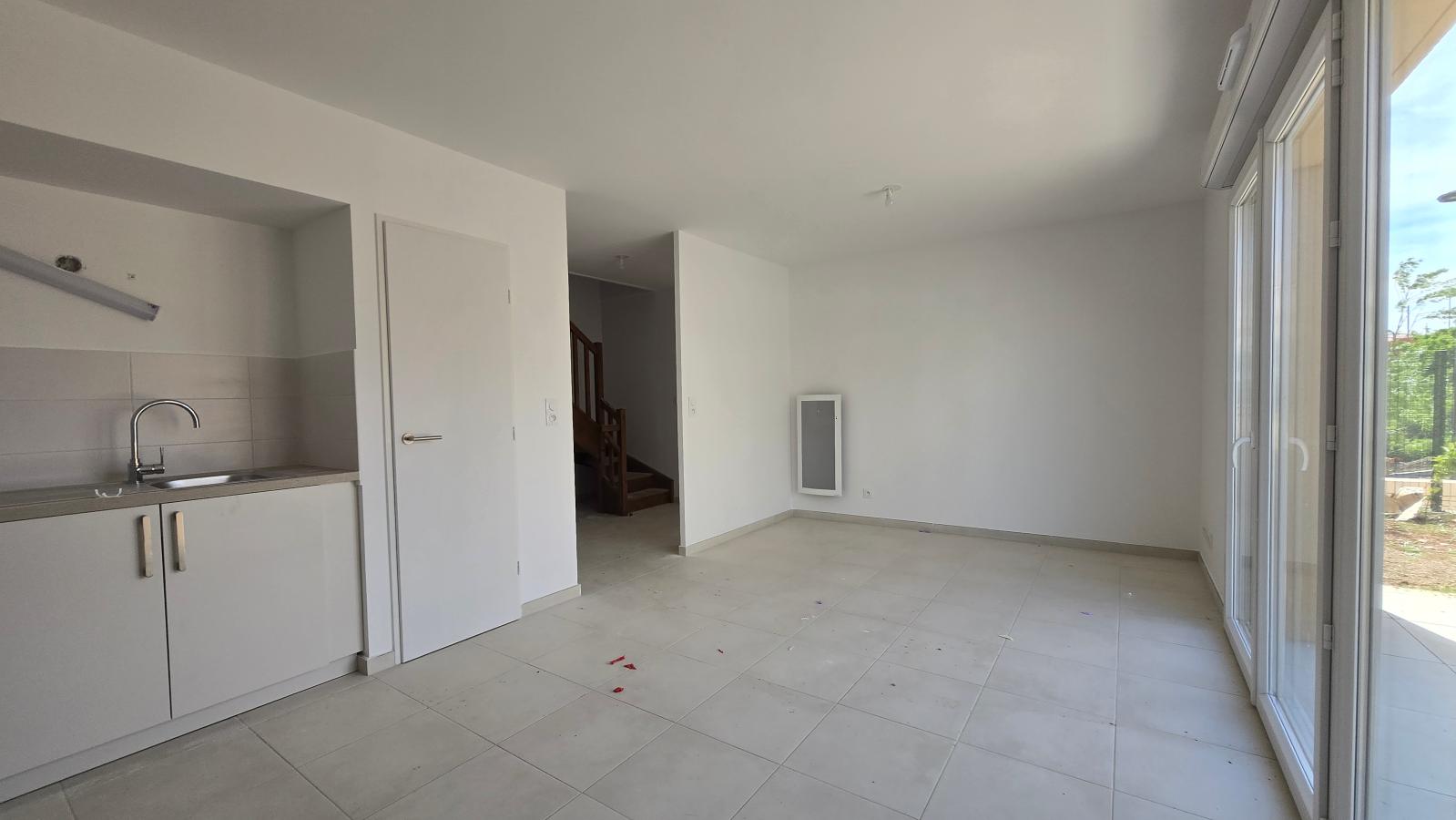 
																																							3 pièces - 
																																						RDC - 60m² - 832,34 € - Photo #1