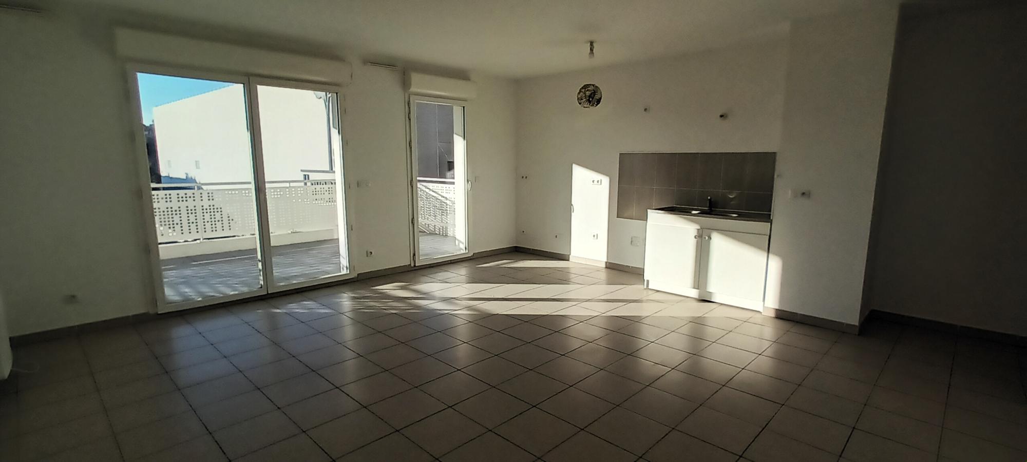 
																																							3 pièces - 
																																						6ème étage - 66m² - 1 099,69 € - Photo #1