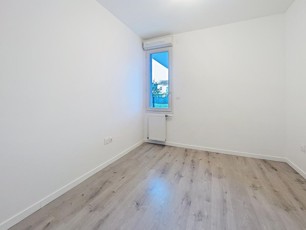 
																																							3 pièces - 
																																						RDC - 59m² - 1 080,65 € - Photo #5