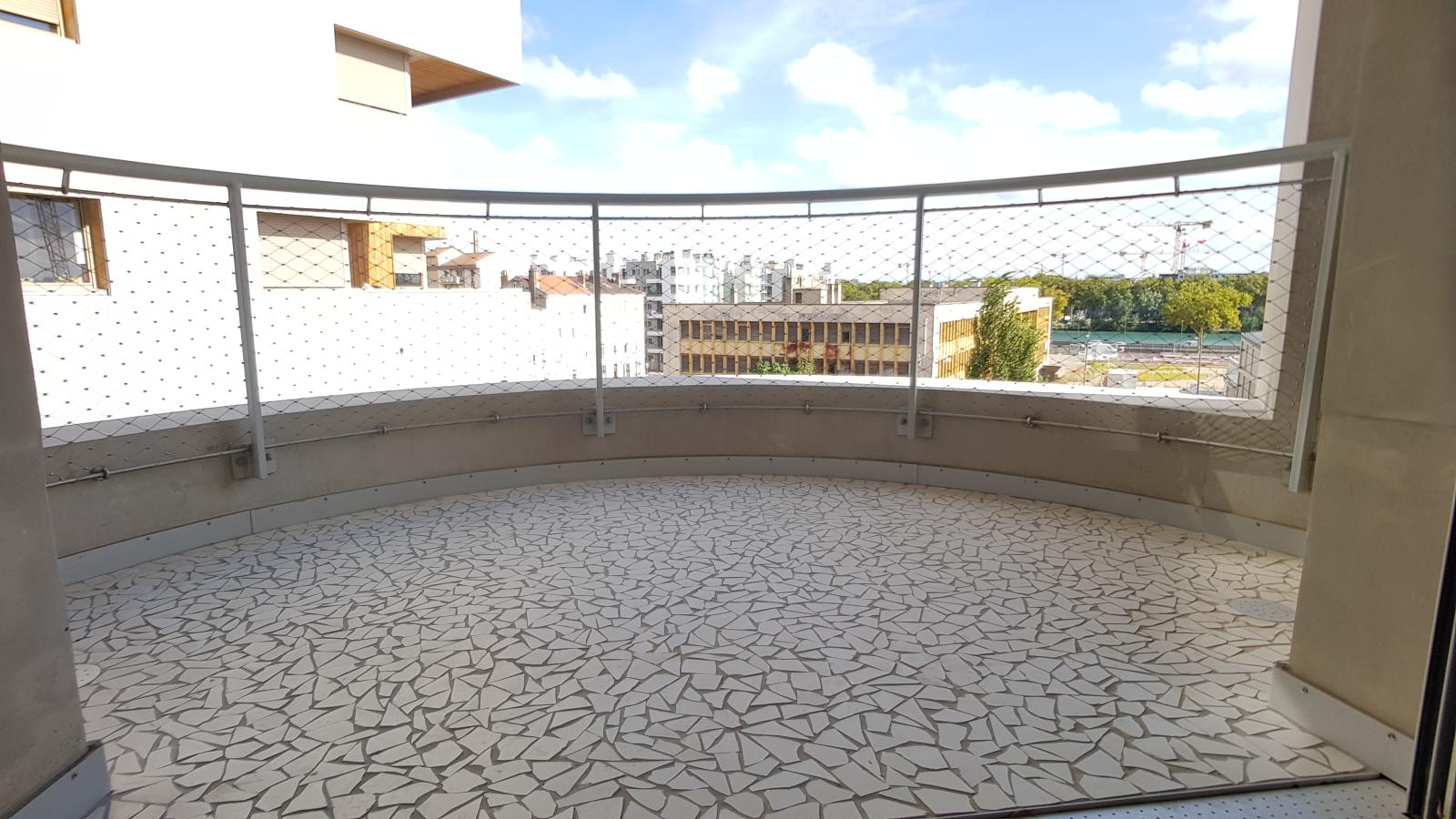 
																																							3 pièces - 
																																						9ème étage - 73m² - 1 286,78 € - Photo #4