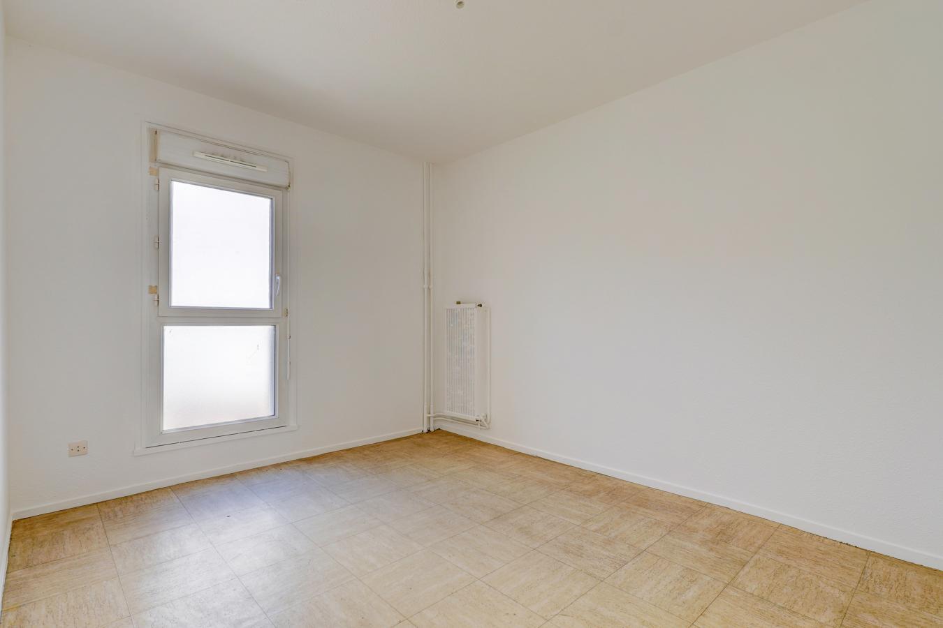 
																																							4 pièces – 
																																						2ème étage – 81m² - 144 700 € - Photo #7