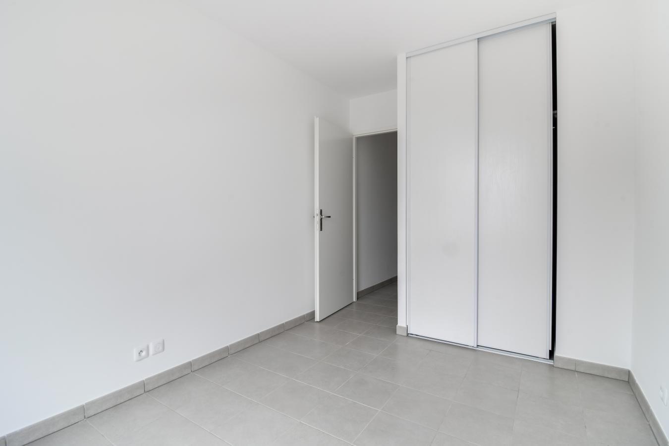 
																																							3 pièces - 
																																						1er étage - 65m² - 1 016,60 € - Photo #4