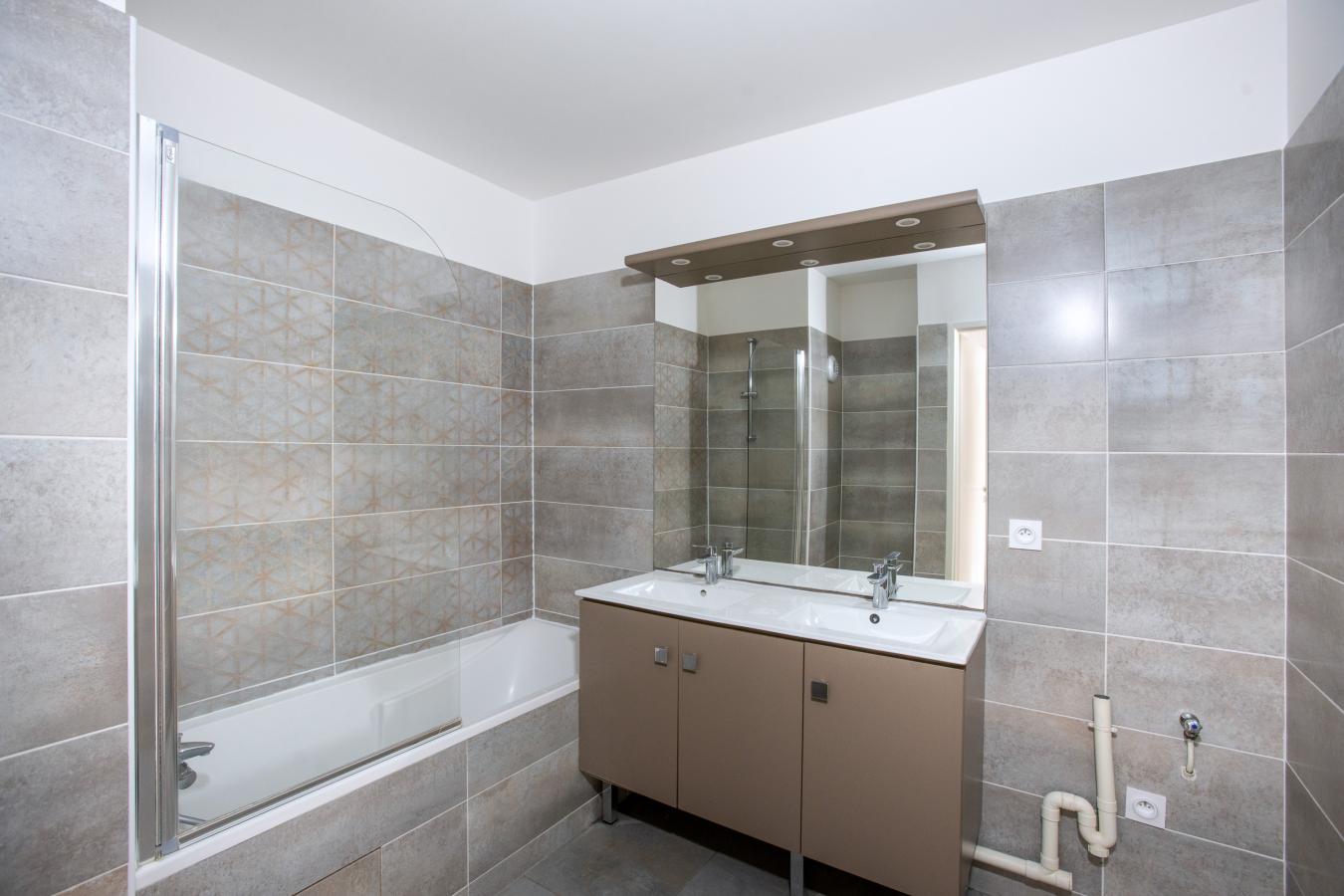 
																																							3 pièces - 
																																						5ème étage - 65m² - 1 509,70 € - Photo #5
