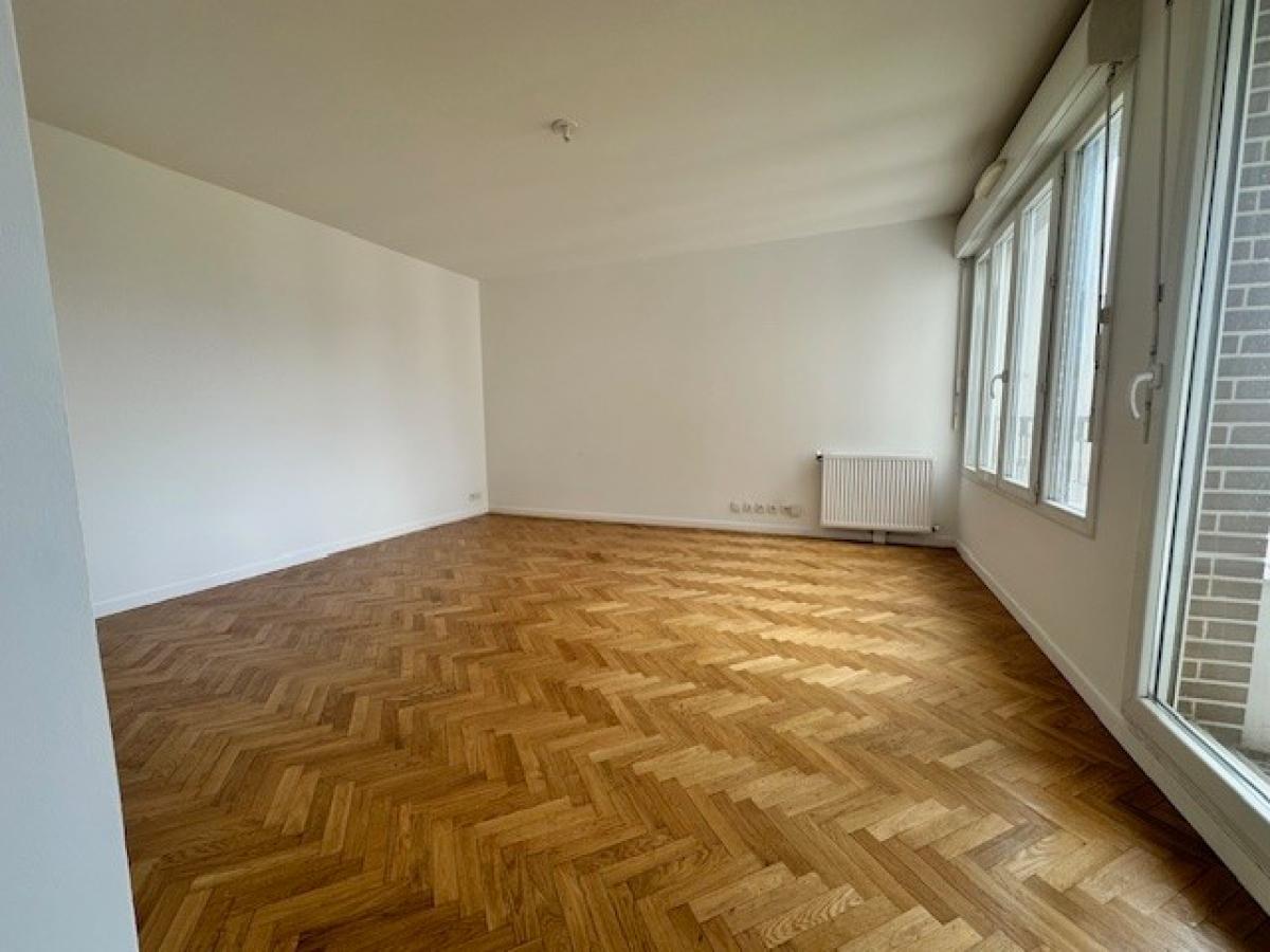 
																			3 pièces - 
																		4ème étage - 67m² - 1 301,21 € - Photo #0